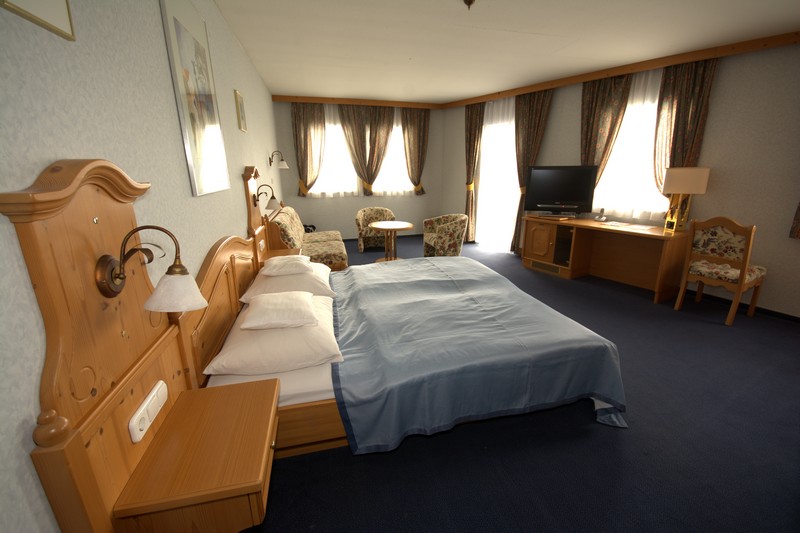 photo: aquamarinahotel.hu